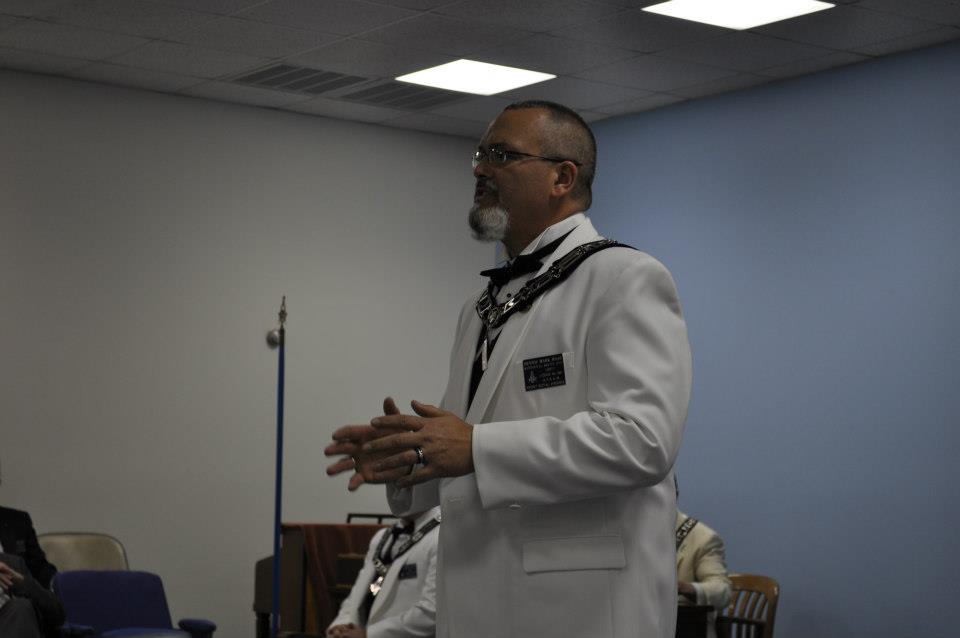Worshipful Dennis Haas addresses the group.