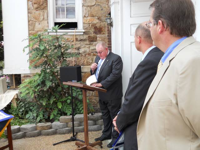 Front Royal Mayor (and former Worshipful Master) Tim Darr leads the town portion of the ceremony.