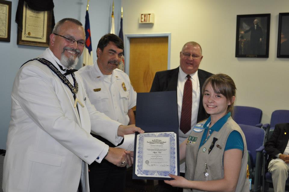 Worshipful Dennis Haas presents the recognition