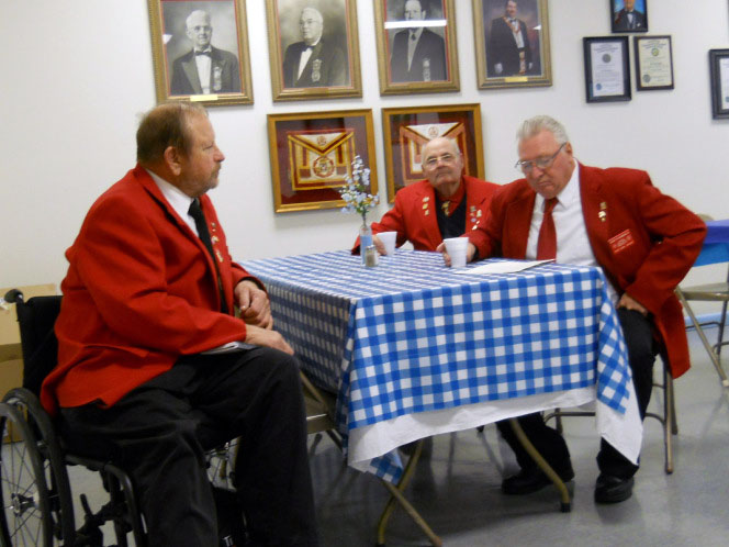 Royal Arch Masons eating in Unity Lodge No. 146 Stewart C. Payne Social Hall in December 2014